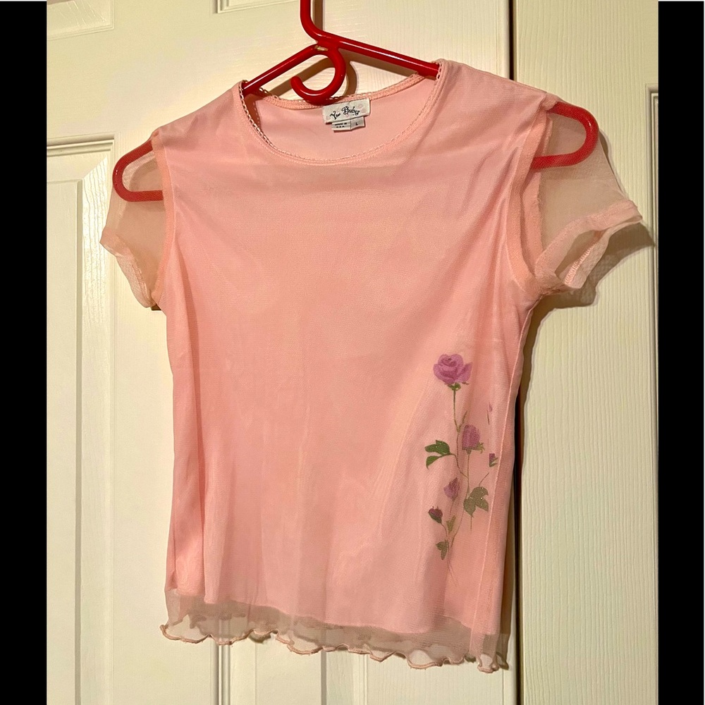 Vintage Pink Covered Meshed Short Sleeve T-Shirt with Rose Detail
